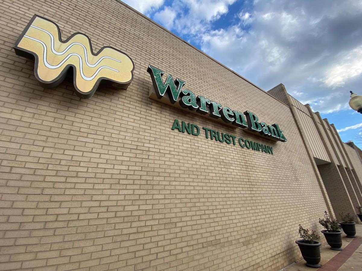 Warren Bank & Trust Hosts Pink Tomato Open House Today