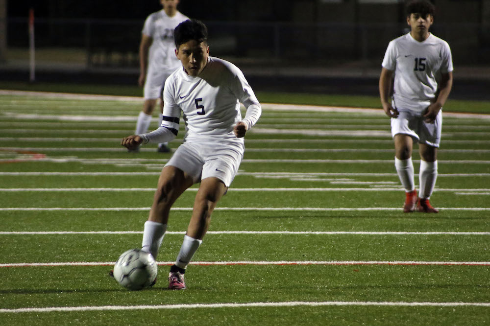 Lumberjacks push White Hall deep into second half, but come up short in opening match of 2022