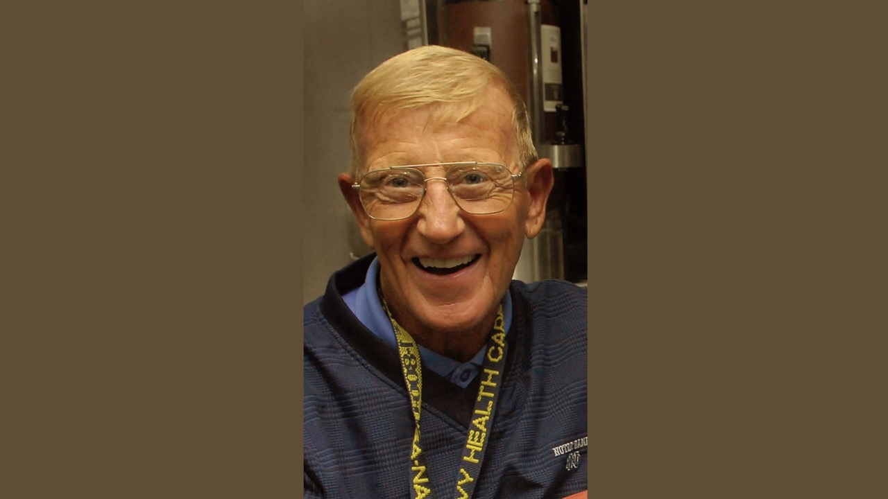 Former Arkansas Razorbacks Coach Lou Holtz Dies at 89