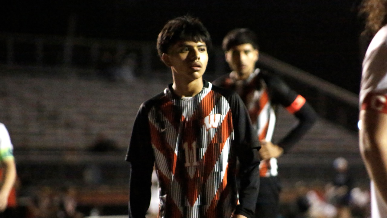 Warren rallies past Mills 2-1 with late winner