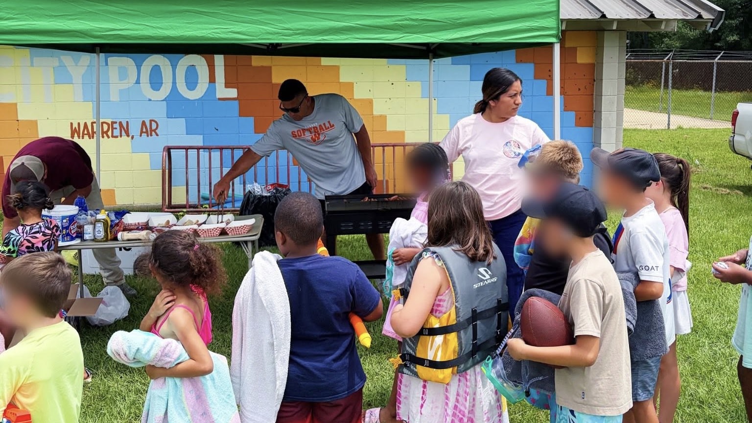 Warren Bank & Trust Hosts Community Hot Dog Cookout at Warren City Pool